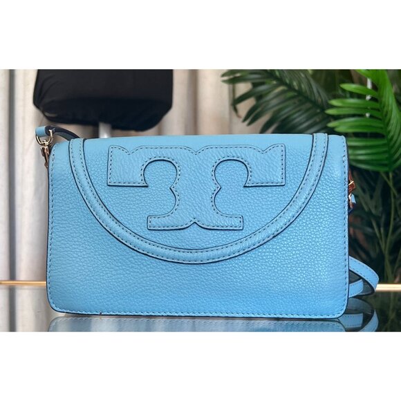 Tory Burch Blue Leather Serif Crossbody Bag With Gold Hardware & Logo Design - Picture 3 of 8